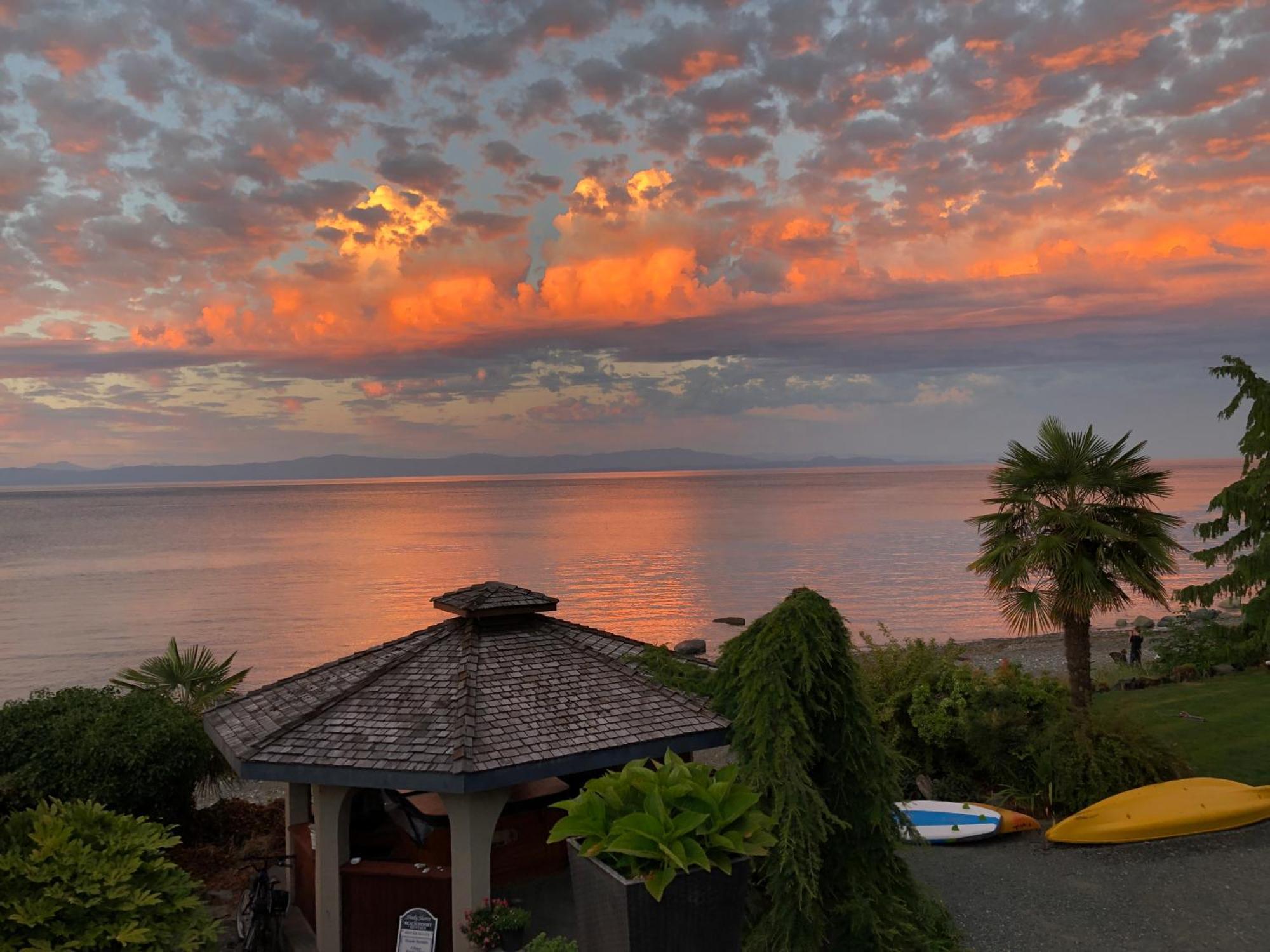 Qualicum Breeze Beach Resort Bowser Luaran gambar